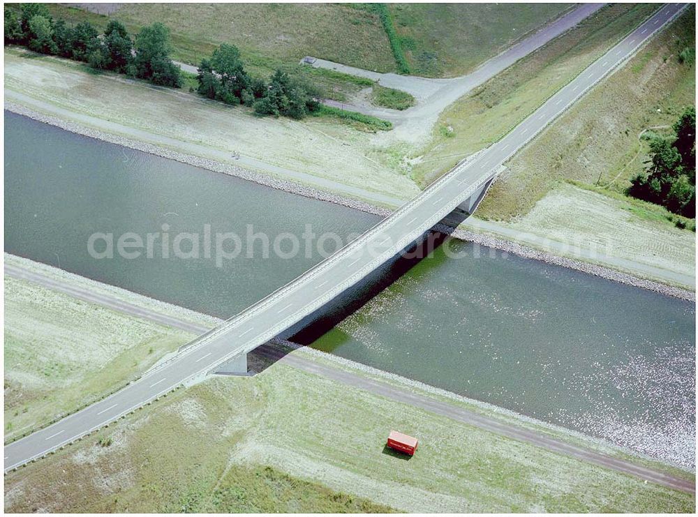 Hohenwarthe from above - 30.7.2004, Blick auf den Elbe-Havel Kanal bei Hohenwarthe