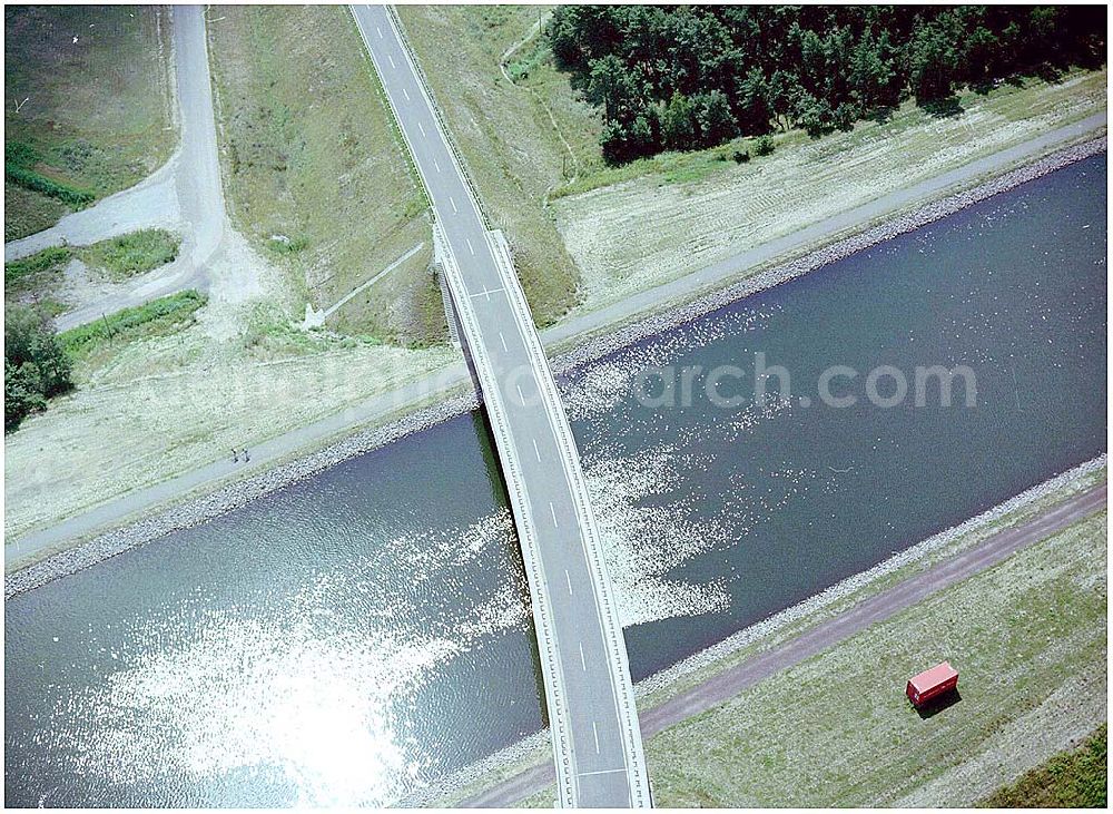 Hohenwarthe from the bird's eye view: 30.7.2004, Blick auf den Elbe-Havel Kanal bei Hohenwarthe