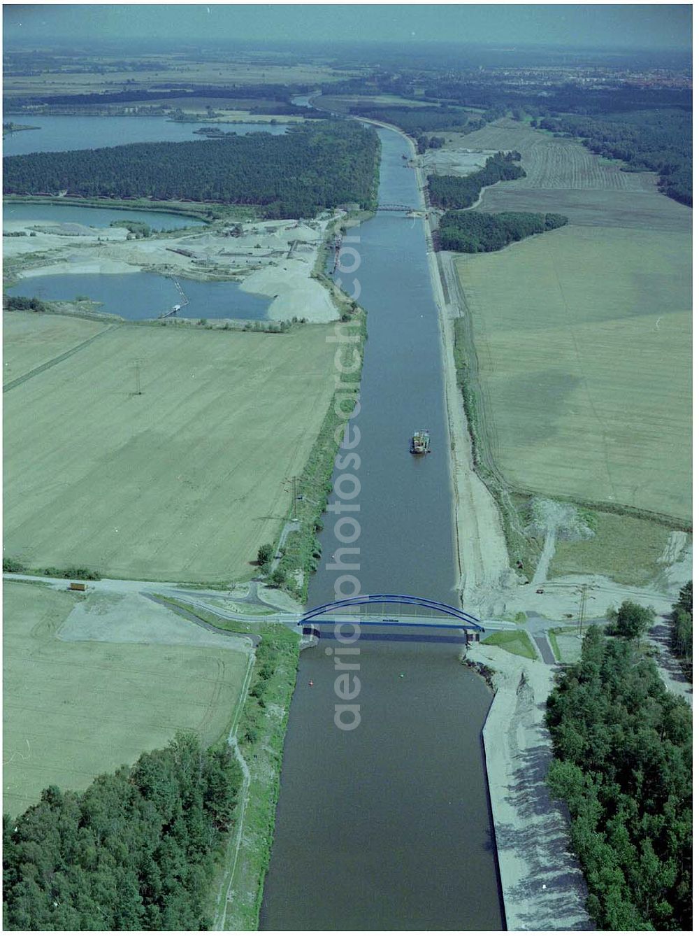 Aerial image Hohenwarthe - 30.7.2004, Blick auf den Elbe-Havel Kanal bei Hohenwarthe