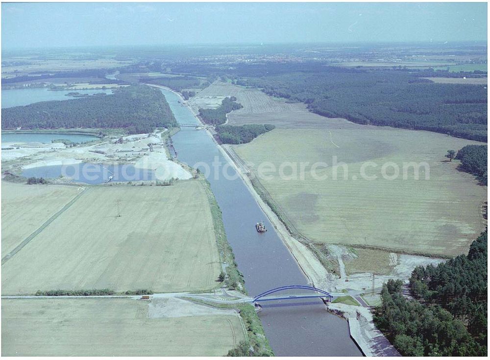 Aerial photograph Hohenwarthe - 30.7.2004, Blick auf den Elbe-Havel Kanal bei Hohenwarthe