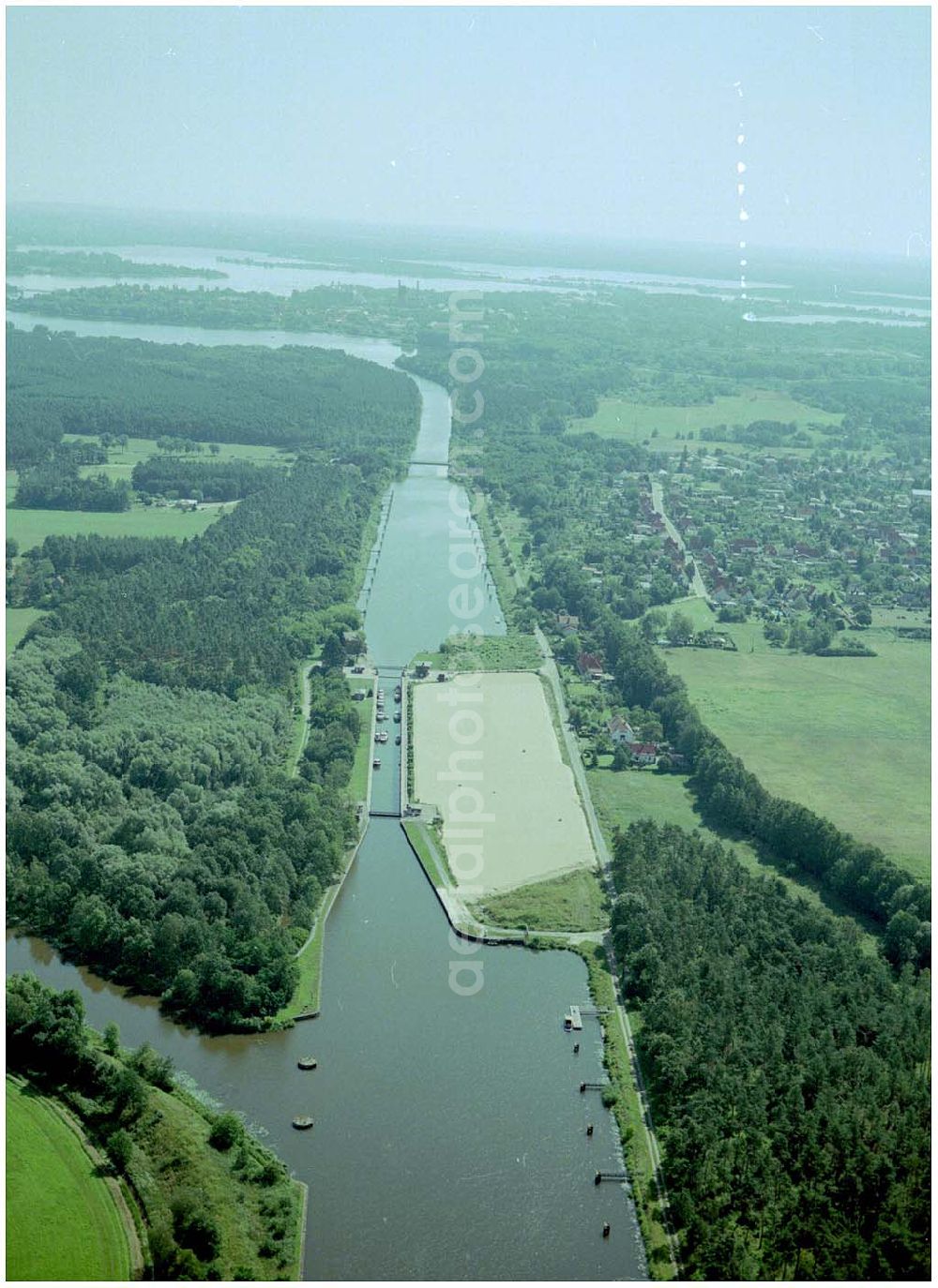 Wusterwitz from the bird's eye view: 30.7.2004, Blick auf die Schleuse in Wusterwitz im Elbe-Havelkanal