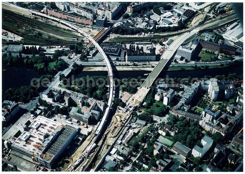 Aerial photograph Berlin - Wedding - Ausbau des DB - Innenringes zwischen dem Berliner Westhafen und der Müllerstraße am Bereich der Perleberger Brücke in Berlin - Wedding.