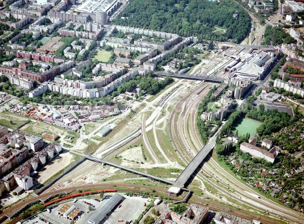 Aerial image Berlin - Wedding - Ausbau des Innernringes der Deutschen Bahn zwischen dem Bereich Nordkreuz - S-Bhf. Gesundbrunnen.