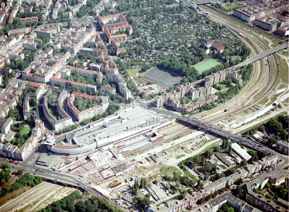 Aerial photograph Berlin - Wedding - Ausbau des Innernringes der Deutschen Bahn zwischen dem Bereich Nordkreuz - S-Bhf. Gesundbrunnen.