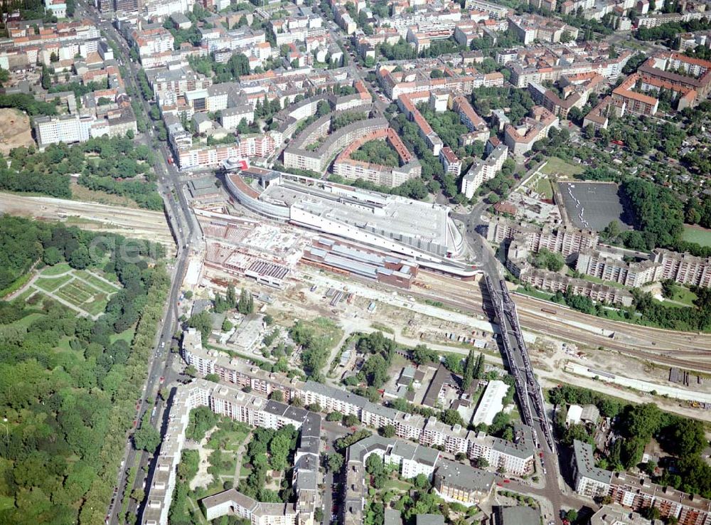 Berlin - Wedding from the bird's eye view: Ausbau des Innernringes der Deutschen Bahn zwischen dem Bereich Nordkreuz - S-Bhf. Gesundbrunnen.