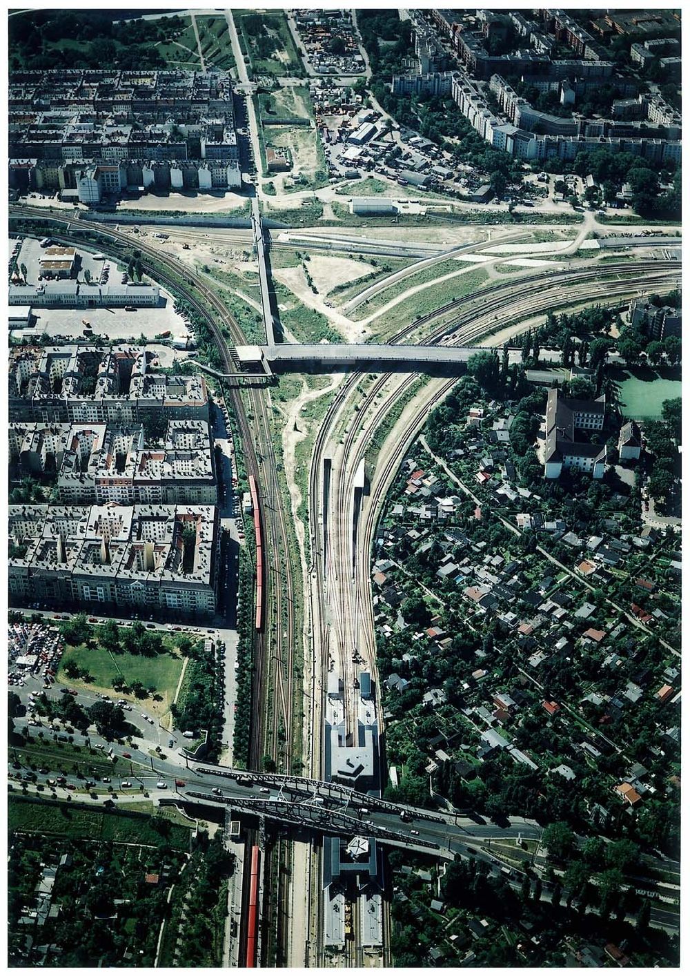 Aerial image Berlin - Wedding - Ausbau des Innernringes der Deutschen Bahn zwischen dem Bereich Nordkreuz - und Bornholmer Brücke.