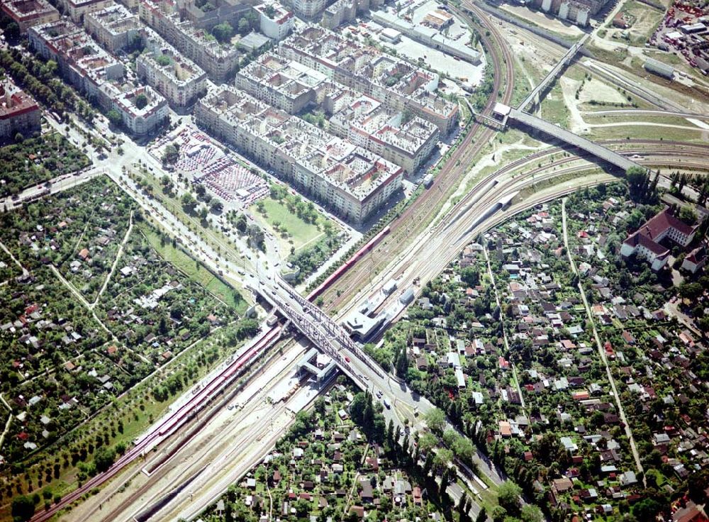 Aerial photograph Berlin - Wedding - Ausbau des Innernringes der Deutschen Bahn zwischen dem Bereich Nordkreuz - und Bornholmer Brücke.