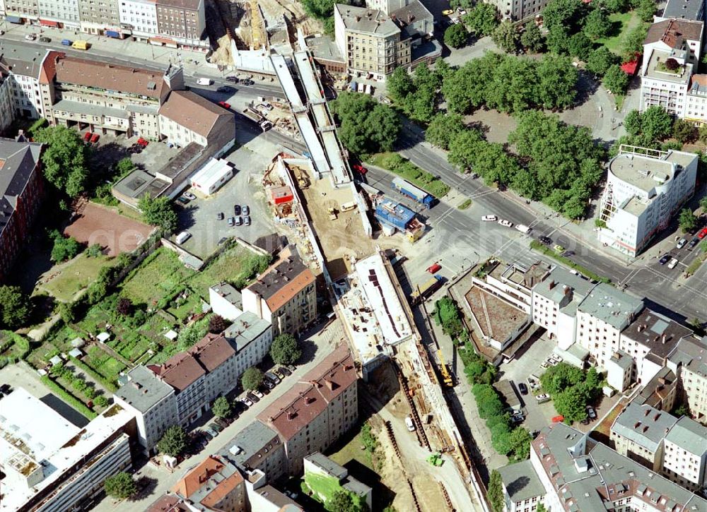 Aerial photograph Berlin - Wedding - Ausbau des Innernringes der Deutschen Bahn zwischen dem Bereich Westhafen - Müllerstraße.