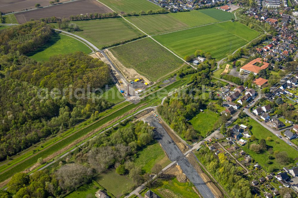 Aerial image Bergkamen - Expansion of the bypass - bypass Kuhbachbruecke on the L821n between Erich-Ollenhauer-Strasse and Luenener Strasse at the In der Schlenke industrial estate in Bergkamen in the Ruhr area in the federal state of North Rhine-Westphalia, Germany