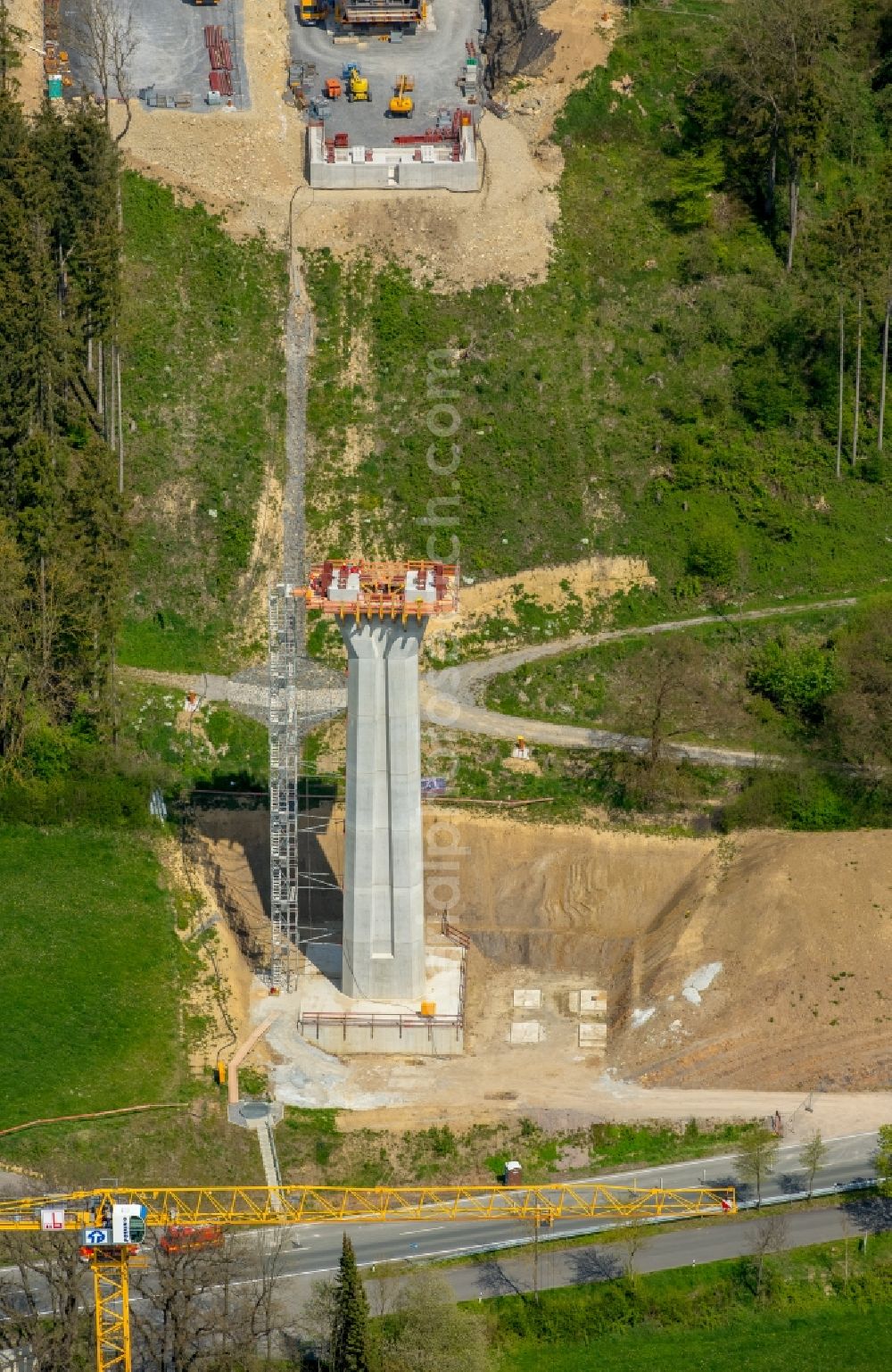 Aerial photograph Bad Wünnenberg - Construction of the bypass road bridge Aftetalbruecke in in Bad Wuennenberg in the state North Rhine-Westphalia