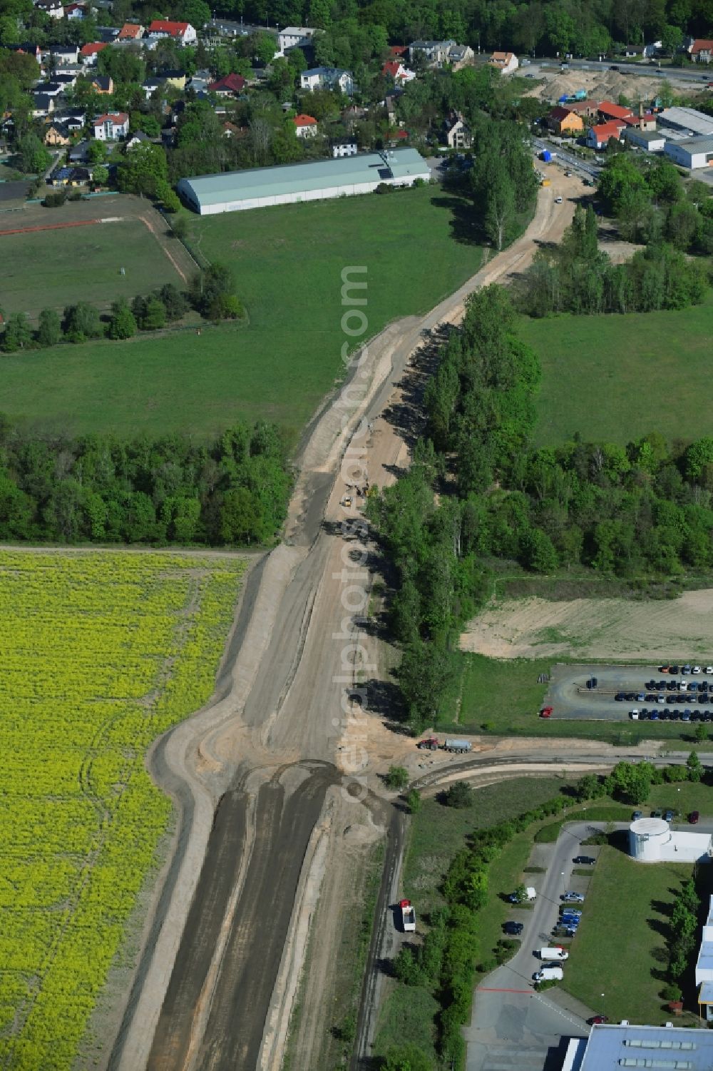 Stahnsdorf from the bird's eye view: Construction of the bypass road L77 n in in the district Gueterfelde in Stahnsdorf in the state Brandenburg, Germany