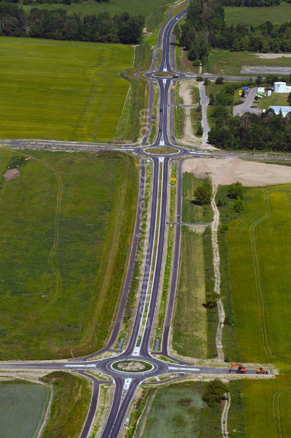 Stahnsdorf from the bird's eye view: Construction of the bypass road L77 n in the district Gueterfelde in Stahnsdorf in the state Brandenburg, Germany