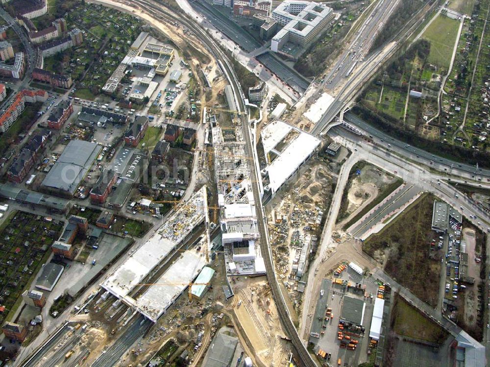 Berlin - Tempelhof from the bird's eye view: 09.01.2005 Berlin/Ausbau Südring S-Bahnhof Papestraße am Flughafen Tempelhof durch Walter Bau AG