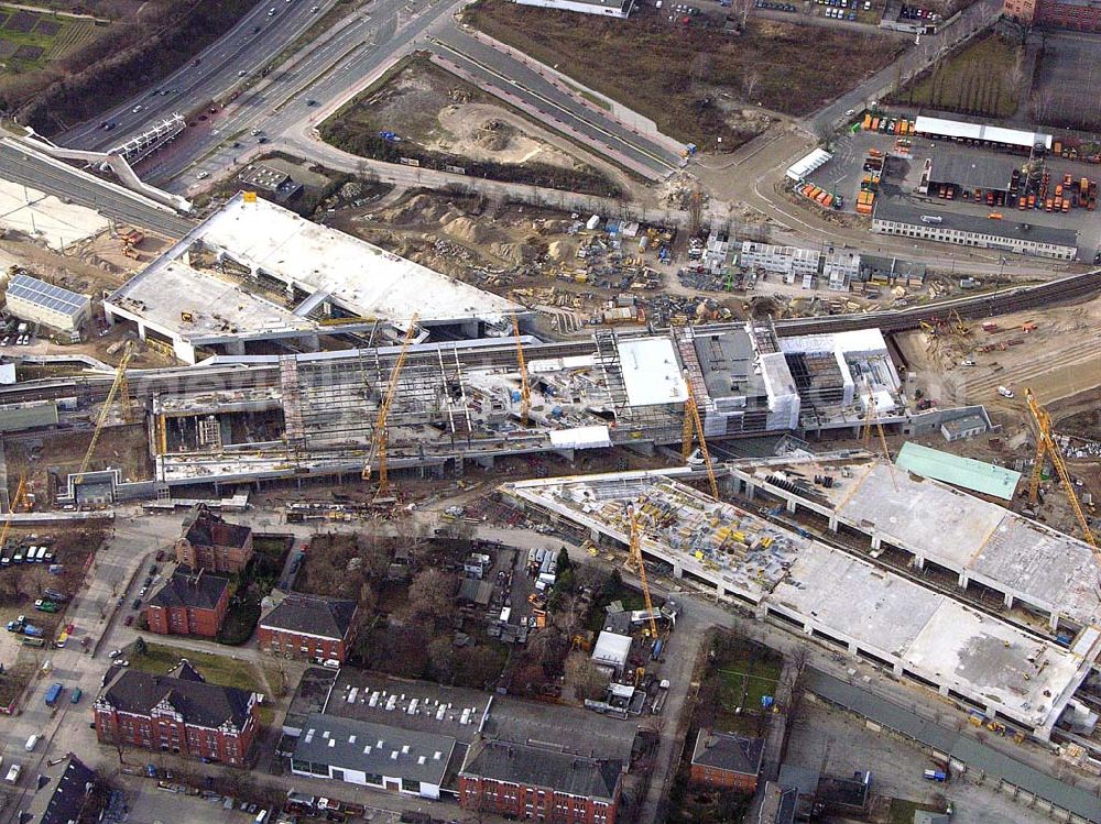 Aerial photograph Berlin - Tempelhof - 09.01.2005 Berlin/Ausbau Südring S-Bahnhof Papestraße am Flughafen Tempelhof durch Walter Bau AG