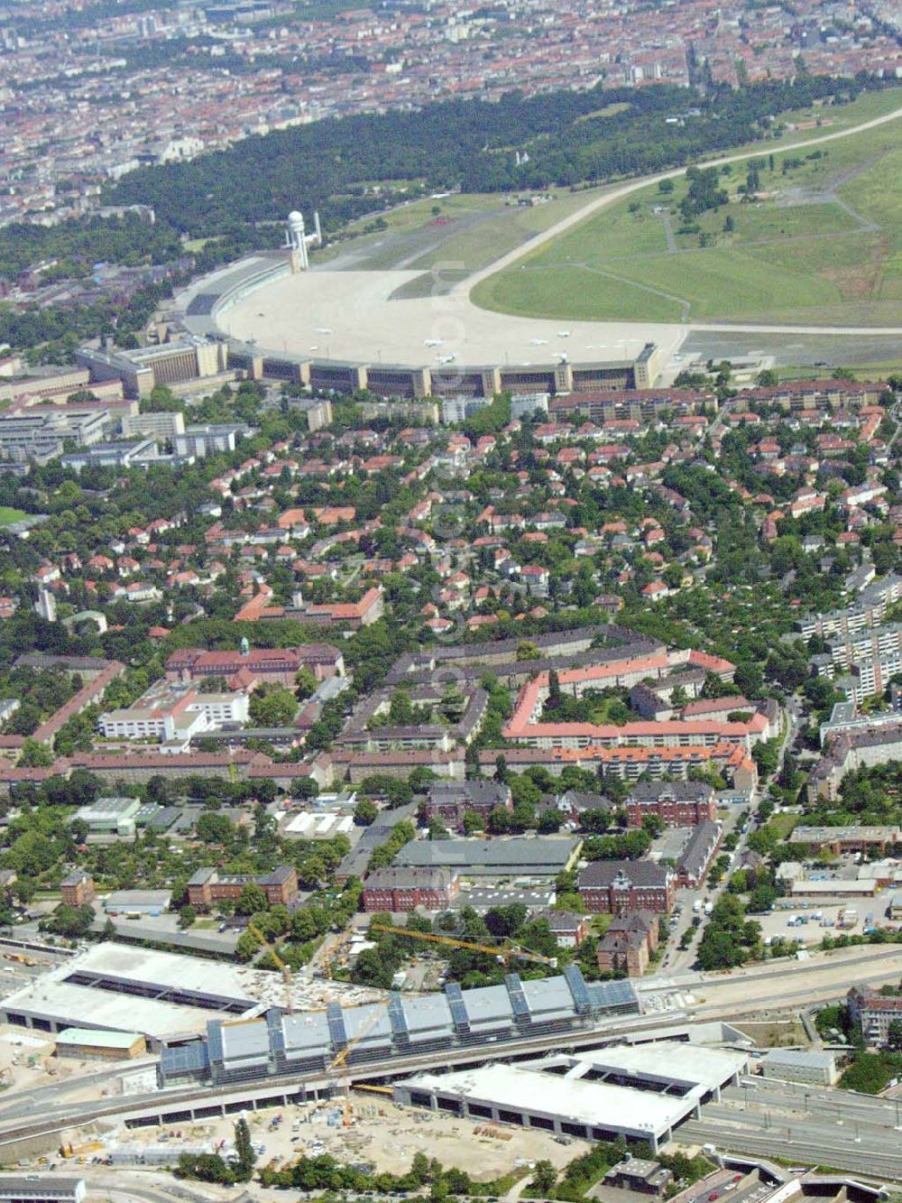 Aerial photograph Berlin - Ausbau Südring S-Bahn Papestraße am Flughafen Tempelhof durch Walter Bau AG