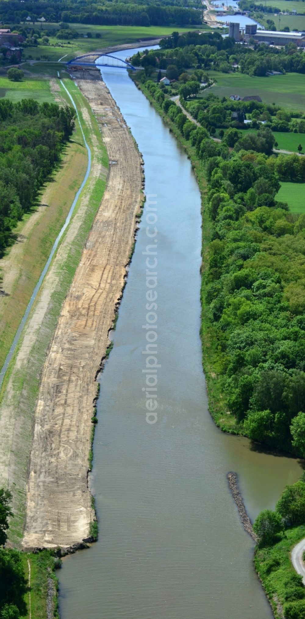 Parey from the bird's eye view: Expansion of bank stabilization on the waterway Elbe-Havel Canal at Parey in the state of Saxony-Anhalt