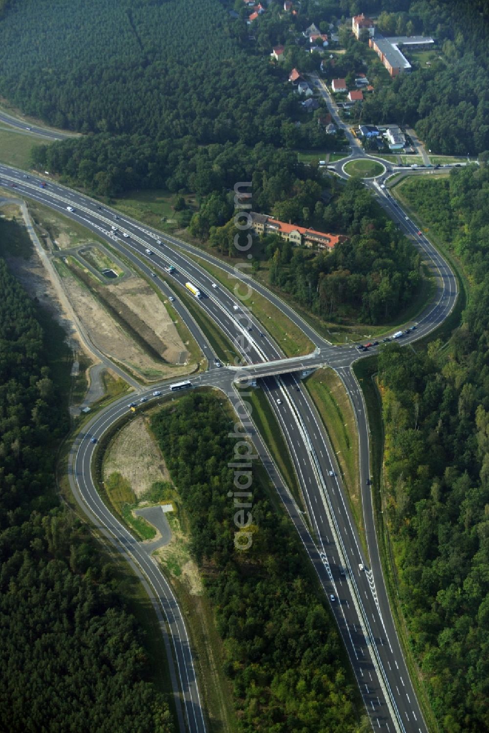 Aerial photograph Stahnsdorf OT Güterfelde - Construction for the expansion and reconstruction of the country's road to L40 bypass Güterfelde in Brandenburg