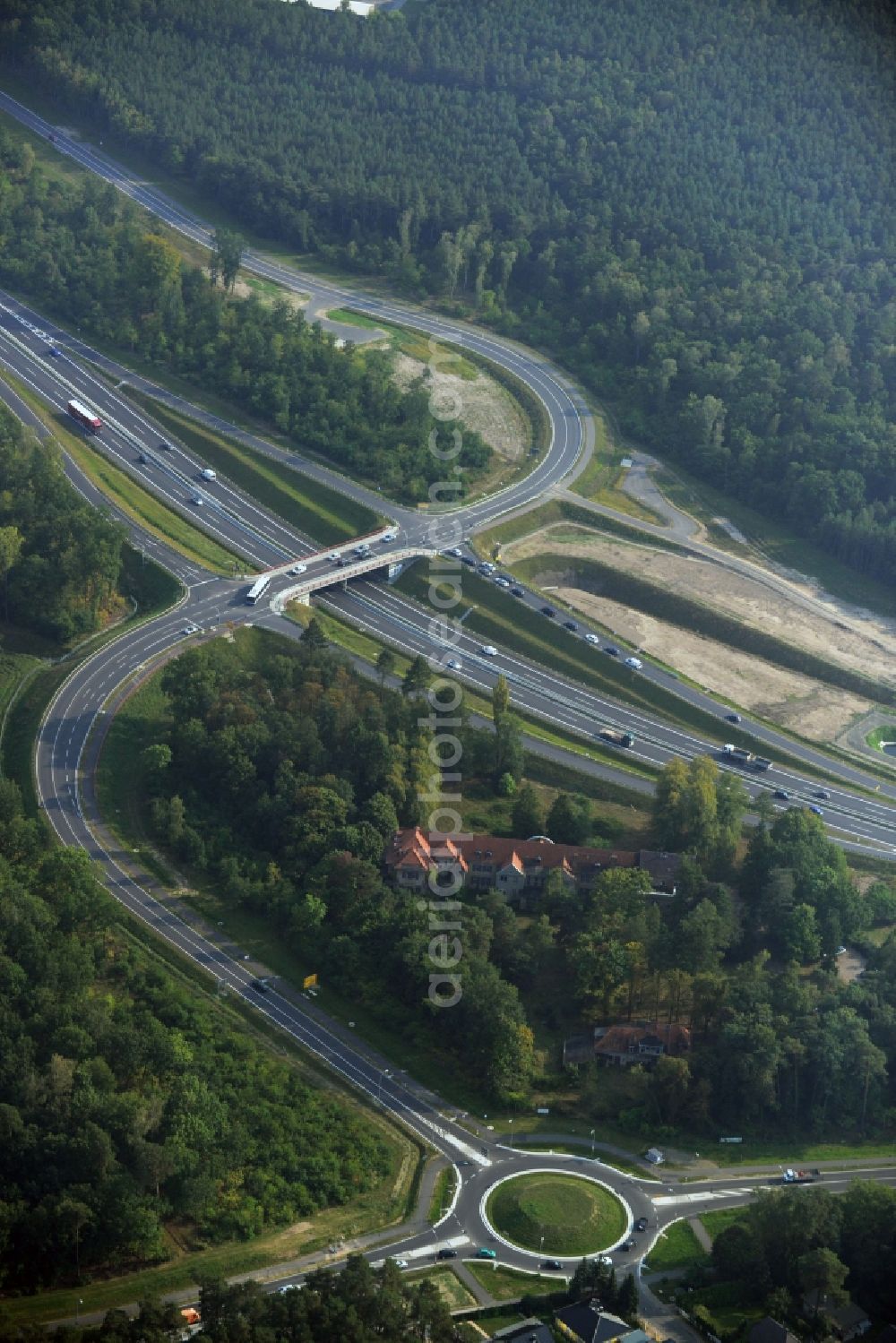 Stahnsdorf OT Güterfelde from the bird's eye view: Construction for the expansion and reconstruction of the country's road to L40 bypass Güterfelde in Brandenburg