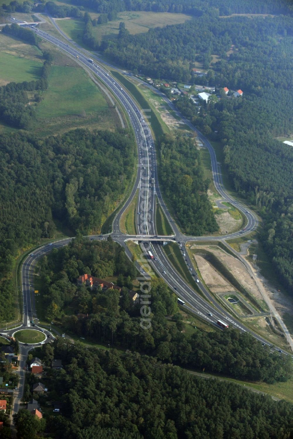 Aerial photograph Stahnsdorf OT Güterfelde - Construction for the expansion and reconstruction of the country's road to L40 bypass Güterfelde in Brandenburg