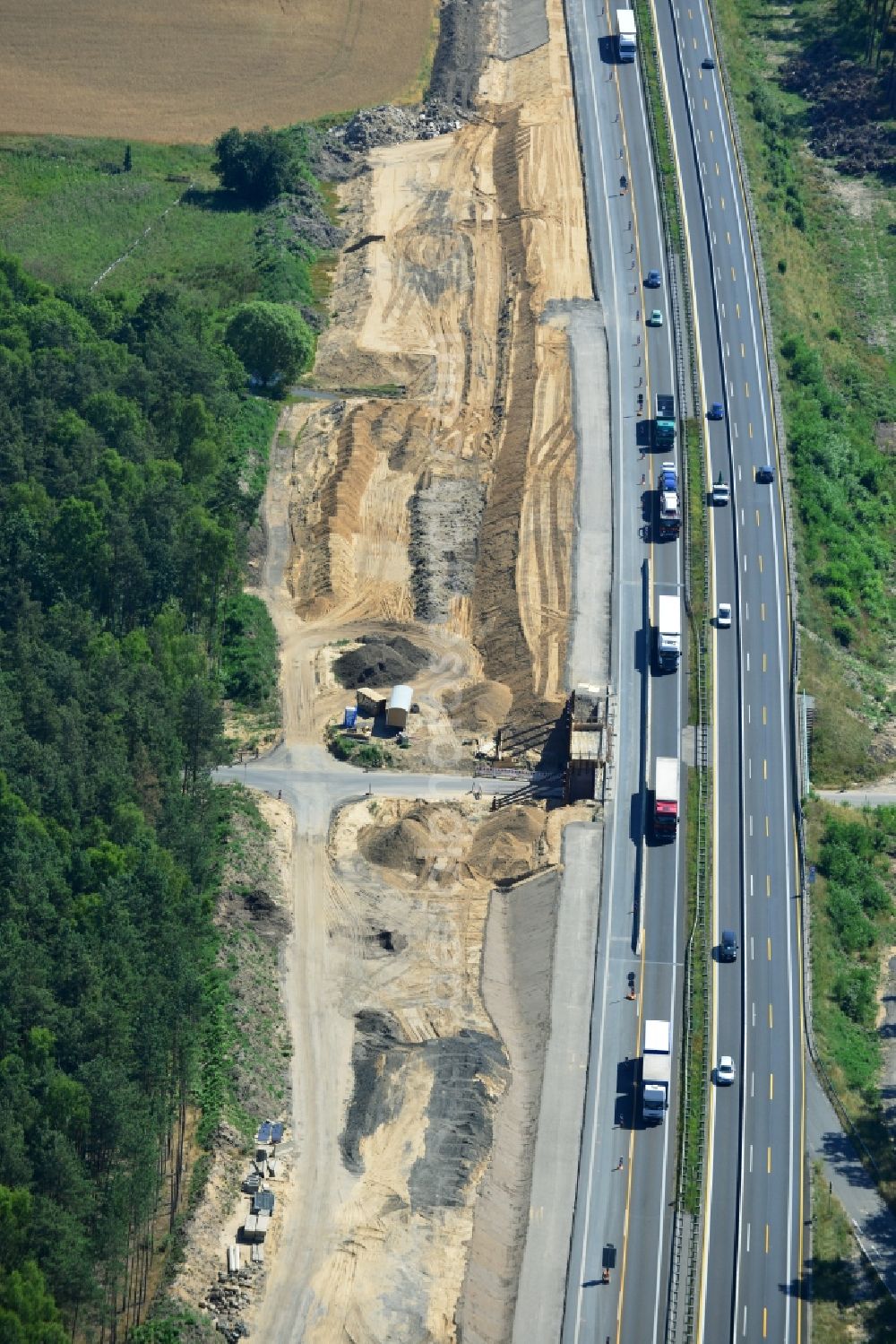 Markgrafpieske from the bird's eye view: Construction and widening of the route of the highway / motorway BAB A12 / E30 at Markgrafpieske in Brandenburg