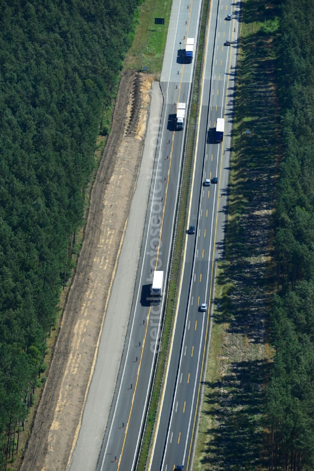 Markgrafpieske from above - Construction and widening of the route of the highway / motorway BAB A12 / E30 at Markgrafpieske in Brandenburg