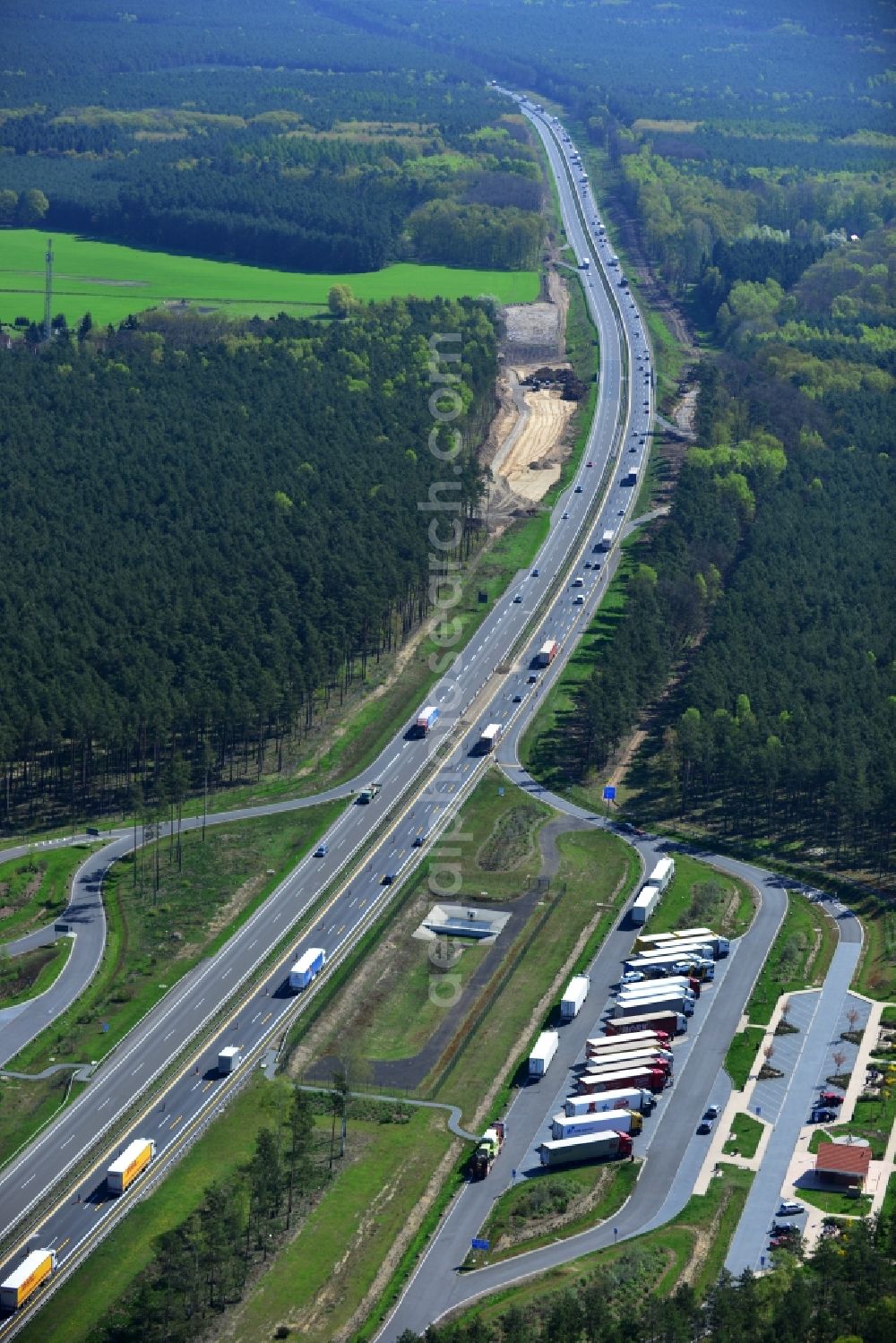 Aerial photograph Markgrafpieske - Construction and widening of the route of the highway / motorway BAB A12 / E30 in the service area / parking Briesenluch in Brandenburg