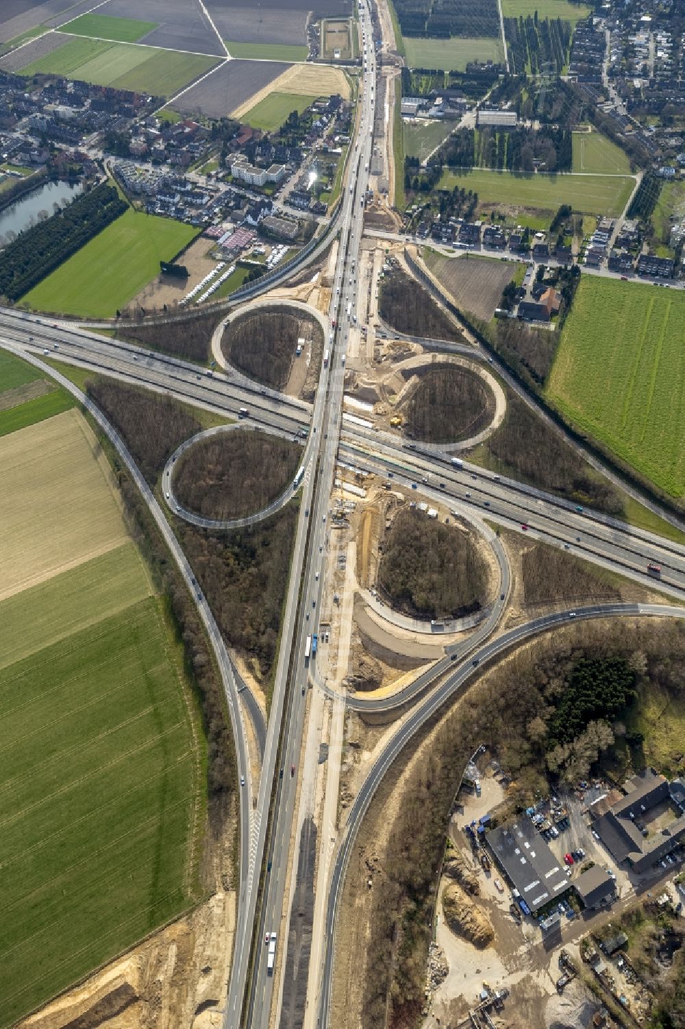 Kaarst from the bird's eye view: Expansion of the A57 from four to six lanes at the junction Kaarst in the state of North Rhine-Westphalia