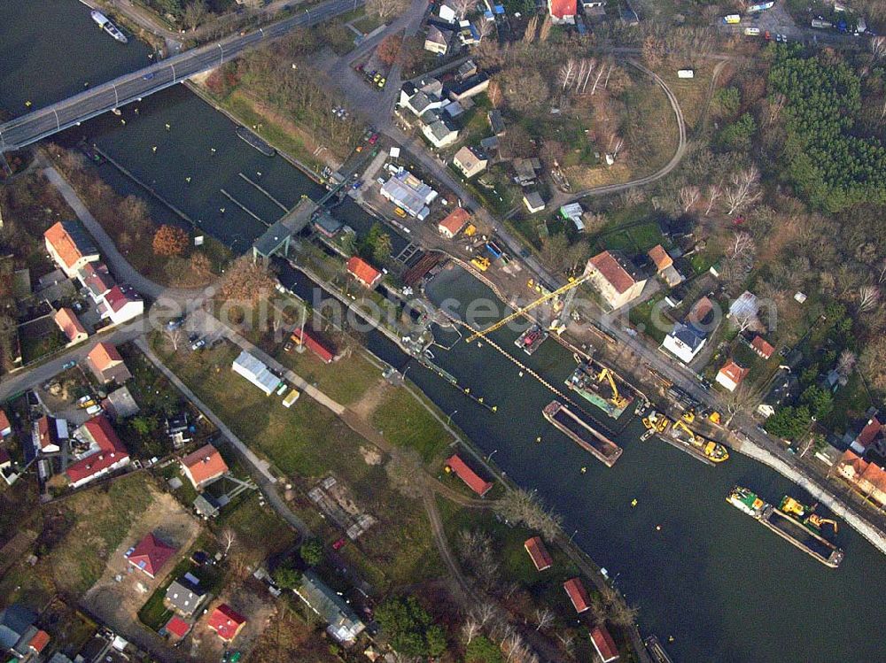 Wernsdorf from the bird's eye view: 10.12.2004 Wernsdorf, Blick auf den Ausbau der Wernsdorfer Schleuse am Oder-Spree-Kanal in Wernsdorf (zu Erkner).