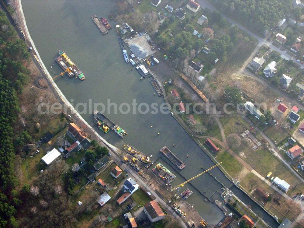 Wernsdorf from the bird's eye view: 10.12.2004 Wernsdorf, Blick auf den Ausbau der Wernsdorfer Schleuse am Oder-Spree-Kanal in Wernsdorf (zu Erkner).