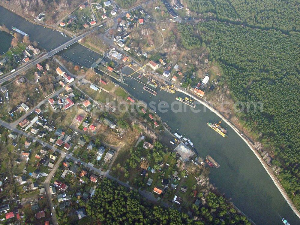 Wernsdorf from the bird's eye view: 10.12.2004 Wernsdorf, Blick auf den Ausbau der Wernsdorfer Schleuse am Oder-Spree-Kanal in Wernsdorf (zu Erkner).