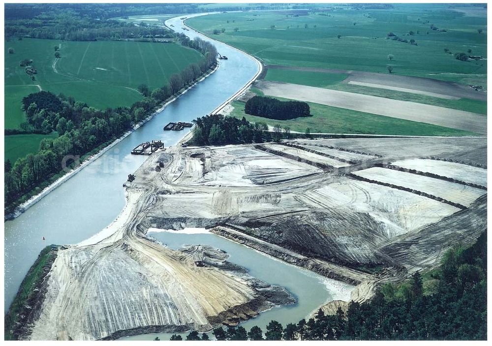 westlich von Genthin from above - Ausbauarbeiten am Elbe-Havel-Kanal - Verlauf bei Genthin.