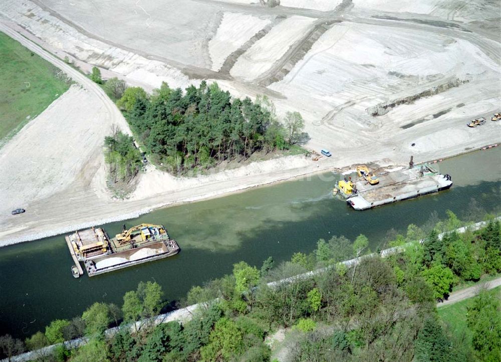 westlich von Genthin from above - Ausbauarbeiten am Elbe-Havel-Kanal - Verlauf bei Genthin.