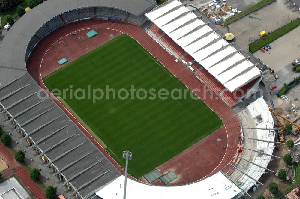 Braunschweig from above - Blick auf die Ausbauarbeiten der Nordkurve im Stadion Braunschweig. View of the development work of the North stand at the stadium Brunswick.