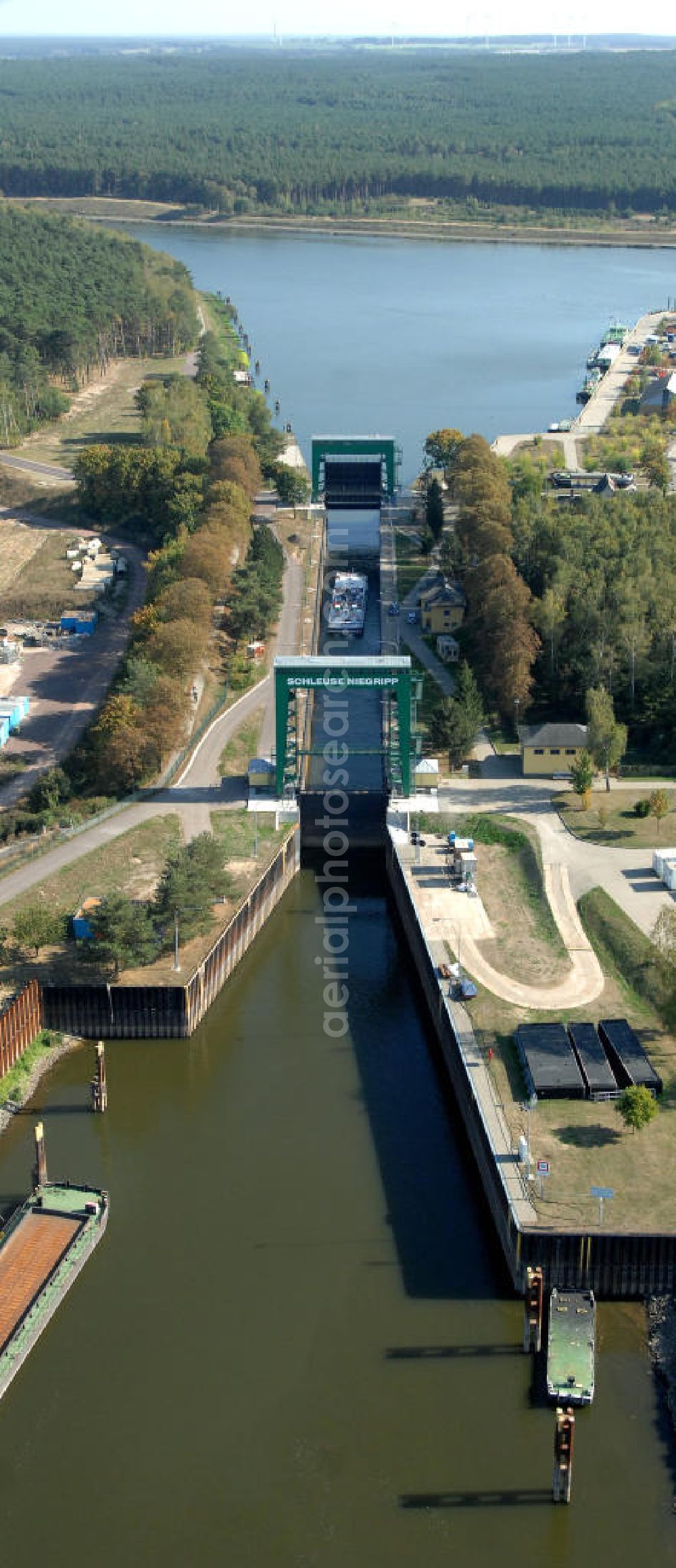 Aerial image Niegripp - Ausbauarbeiten an der Schleuse Niegripp am Elbe-Havel-Kanal in nördlichem Anschluß zur Elbe. Ein Projekt des WSV: Wasserstraßen-Neubauamt Magdeburg, 39106 Magdeburg, Tel. +49(0)391 535-0, email: wna-magdeburg@wsv.bund.de