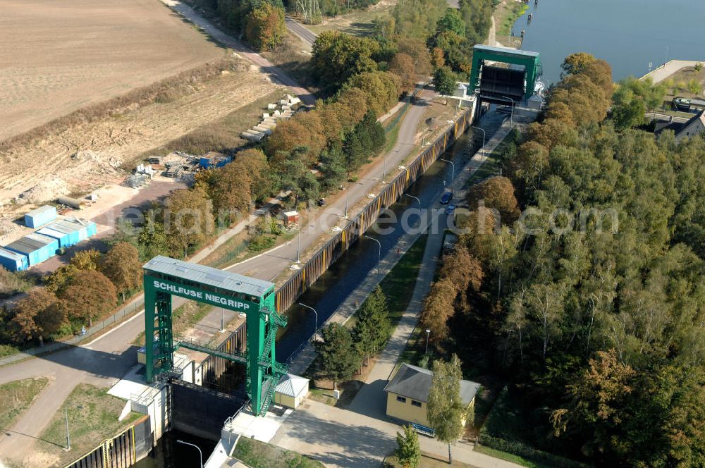 Niegripp from the bird's eye view: Ausbauarbeiten an der Schleuse Niegripp am Elbe-Havel-Kanal in nördlichem Anschluß zur Elbe. Ein Projekt des WSV: Wasserstraßen-Neubauamt Magdeburg, 39106 Magdeburg, Tel. +49(0)391 535-0, email: wna-magdeburg@wsv.bund.de