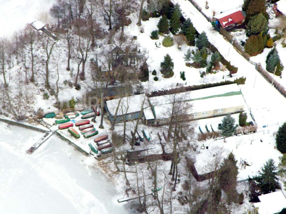 Aerial image Postbruch - Blick auf den Bötzsee mit dem Uferbereich des Anglervereins Postbruch.