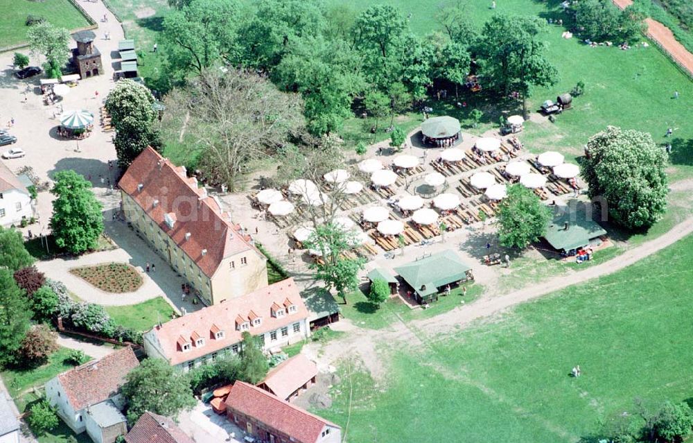 Diedersdorf bei Mahlow / Brandenburg from above - Ausflugsziel Schloß Diedersdorf.