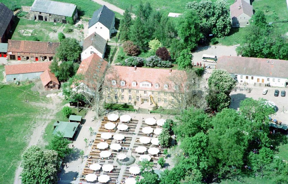 Diedersdorf bei Mahlow / Brandenburg from above - Ausflugsziel Schloß Diedersdorf.