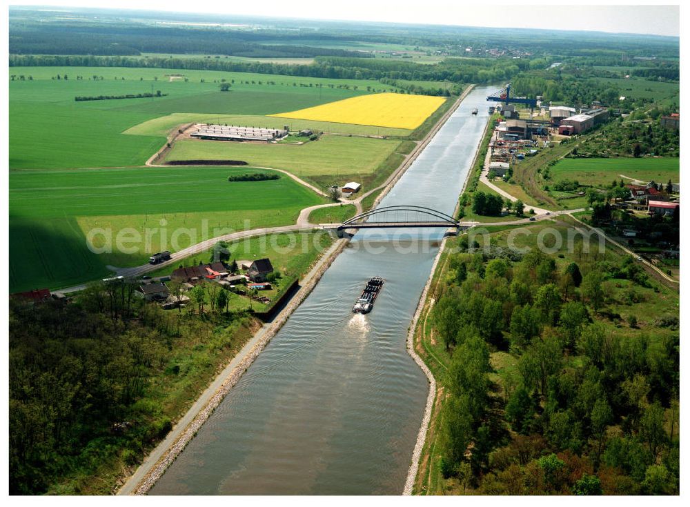 Parchau / Sachsen-Anhalt from above - Brückenneubau bei Parchau im Rahmen Ausgleichs- und Ersatzmaßnahmen am Wasserstraßenkreuz Magdeburg / Elbe-Havel-Kanal. Ein Projekt des Wasserstraßenneubauamtes Magdeburg