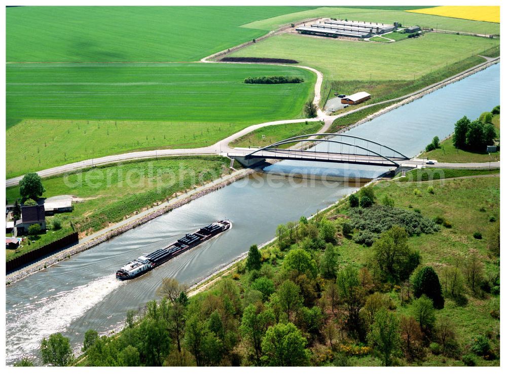 Parchau / Sachsen-Anhalt from the bird's eye view: Brückenneubau bei Parchau im Rahmen Ausgleichs- und Ersatzmaßnahmen am Wasserstraßenkreuz Magdeburg / Elbe-Havel-Kanal. Ein Projekt des Wasserstraßenneubauamtes Magdeburg