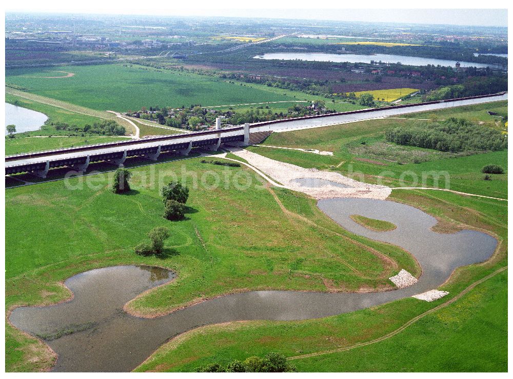 Hohenwarthe / Sachsen-Anhalt from the bird's eye view: Ausgleichs- und Ersatzmaßnahmen an der Trogbrücke des Elbe-Havel-Kanales am Wasserstraßenkreuz Magdeburg / Elbe-Havel-Kanal. Ein Projekt des Wasserstraßenneubauamtes Magdeburg