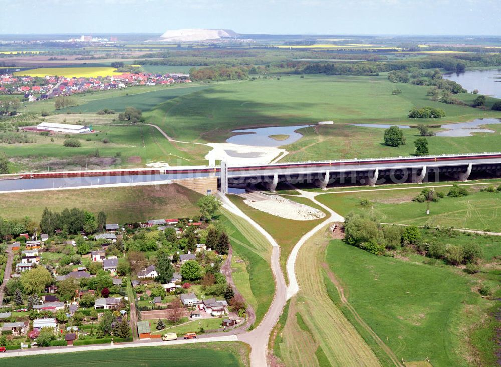 Aerial photograph Hohenwarthe / Sachsen-Anhalt - Ausgleichs- und Ersatzmaßnahmen an der Trogbrücke des Elbe-Havel-Kanales am Wasserstraßenkreuz Magdeburg / Elbe-Havel-Kanal. Ein Projekt des Wasserstraßenneubauamtes Magdeburg