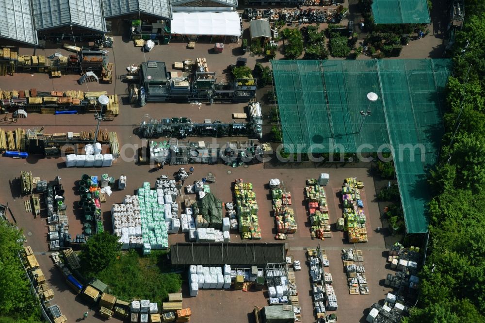 Magdeburg from the bird's eye view: Undeveloped outskirt area of the property market of the establishment of the property market Hornbach in the silver mountain path in Magdeburg in the federal state Saxony-Anhalt, Germany