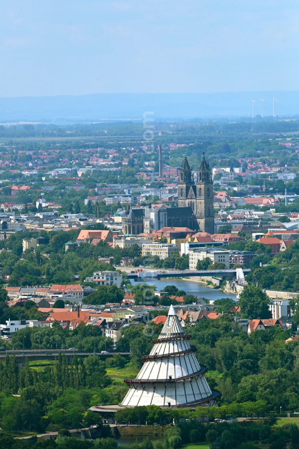 Aerial image Magdeburg - Structure of the observation tower Jahrtausendturm Magdeburg in the district Herrenkrug in Magdeburg in the state Saxony-Anhalt, Germany