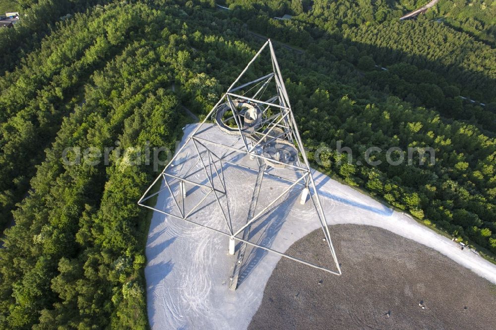 Aerial image Bottrop - Observation tower tetrahedron in the heap at Beckstrasse in Bottrop in the state of North Rhine-Westphalia