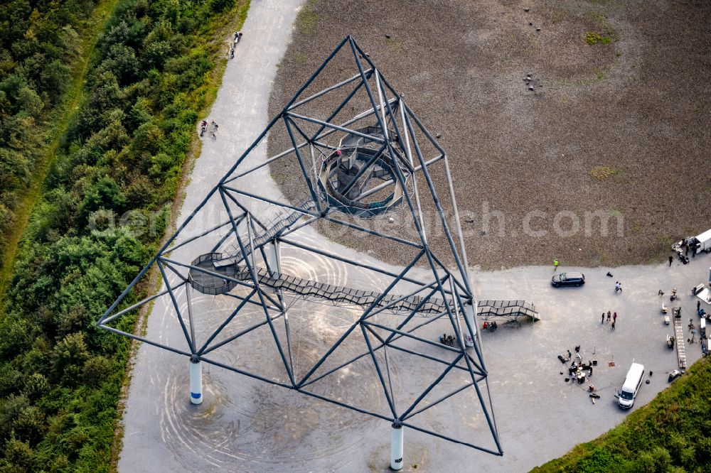 Bottrop from the bird's eye view: Observation tower tetrahedron in the heap at Beckstrasse in Bottrop in the state of North Rhine-Westphalia