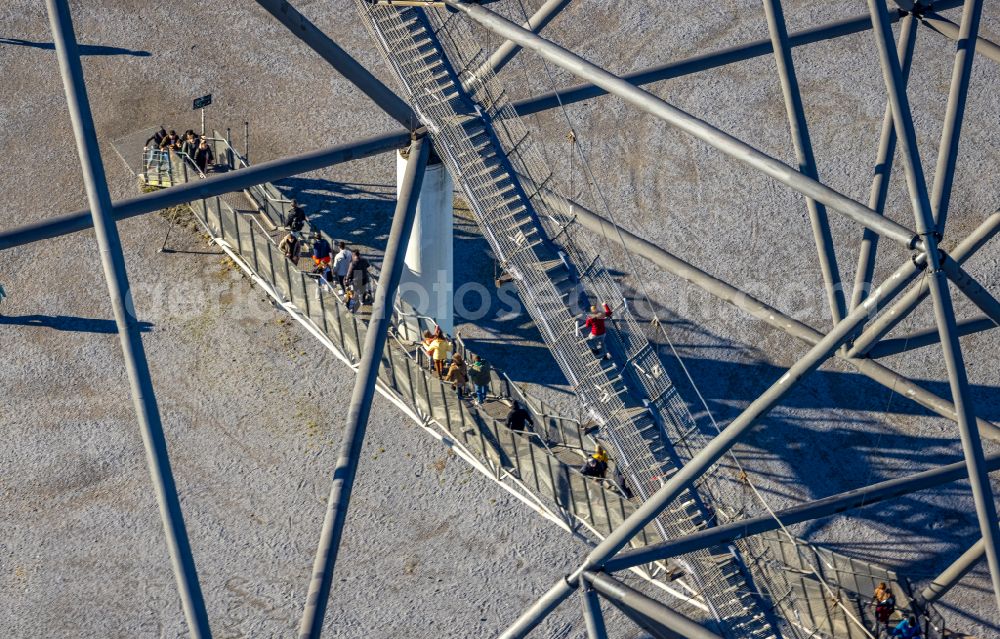 Aerial image Bottrop - Observation tower tetrahedron in the heap at Beckstrasse in Bottrop at Ruhrgebiet in the state of North Rhine-Westphalia