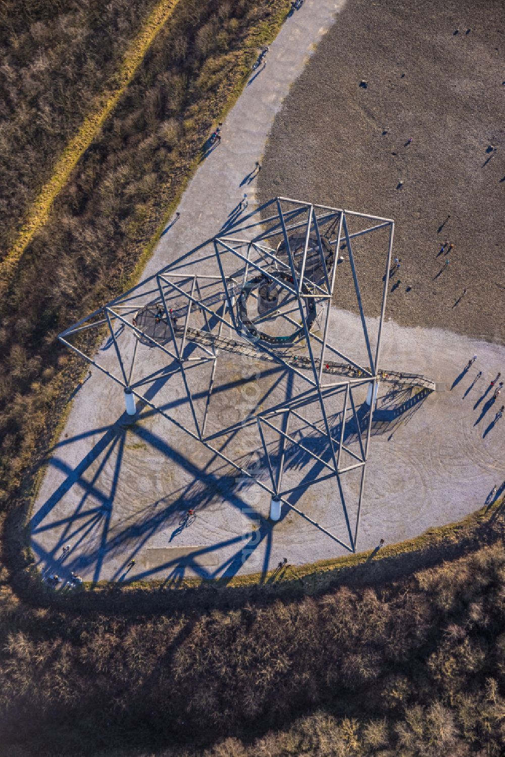 Aerial photograph Bottrop - Observation tower tetrahedron in the heap at Beckstrasse in Bottrop at Ruhrgebiet in the state of North Rhine-Westphalia