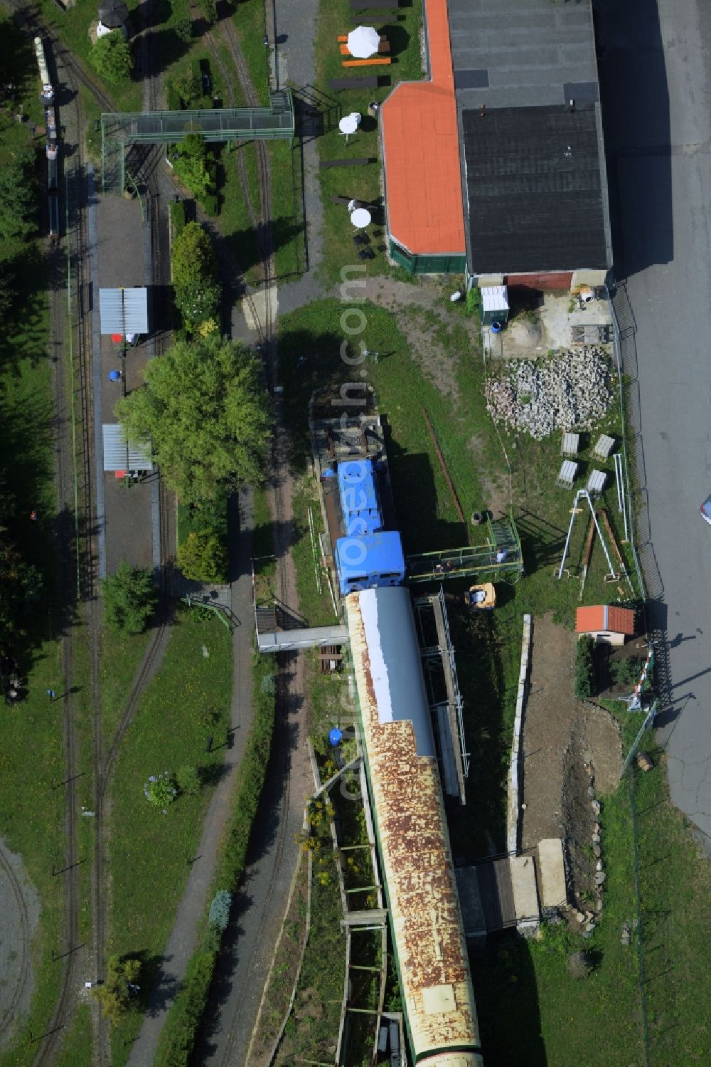 Markkleeberg from above - Exhibition of an old switcher and area of the Modellbaupark Auenhain in Markkleeberg in the state Saxony