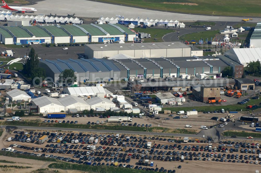 Schönefeld from above - Blick auf das Ausstellungsgelände der Internationalen Luftfahrtshow ILA 2010 auf dem Gelände des Flughafen Berlin-Schönefeld wenige Minuten vor der Eröffnung. View of the exhibition grounds of the International Air Show ILA 2010 on the grounds of the airport Berlin-Schönefeld few minutes before the opening.